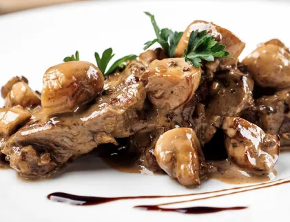 ROAST-PIG CON FUNGHI E DEMI-GLASE AL PRIMITIVO