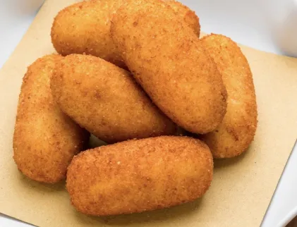 CROCCHETTE DI PATATE, CON CREMA DI PARMIGIANO 